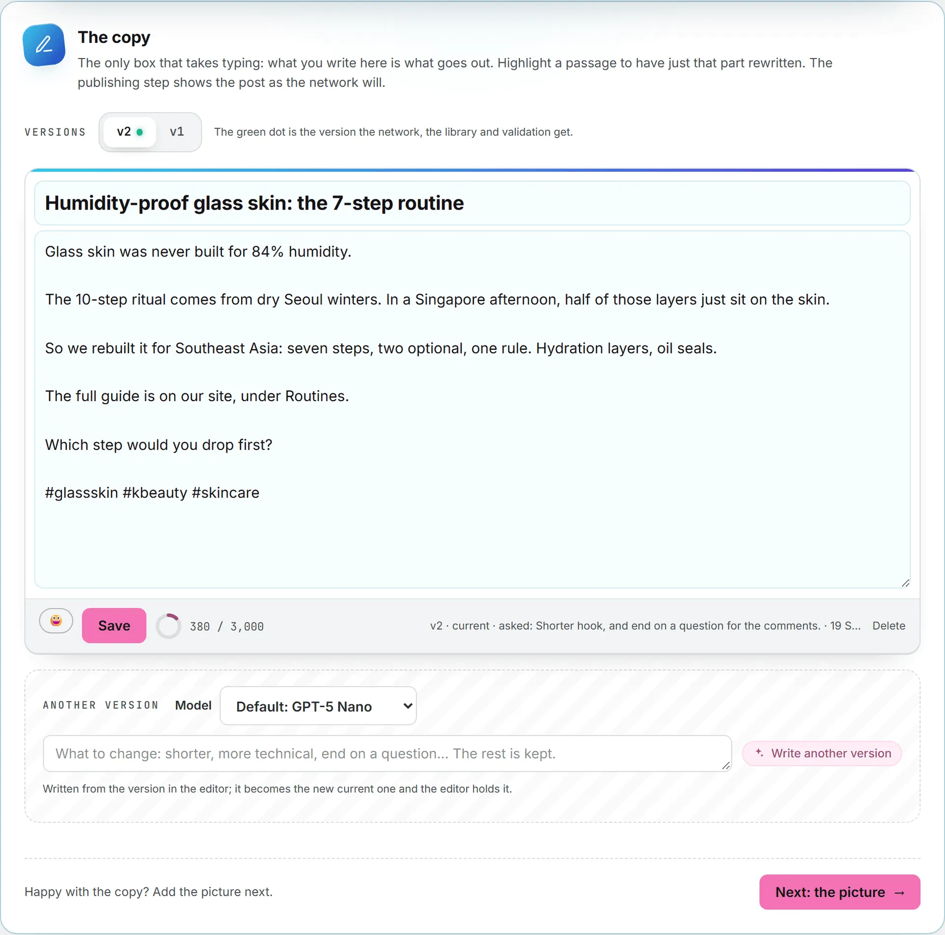 The copy step of a LinkedIn post, with the working title, the editor and the character counter under it